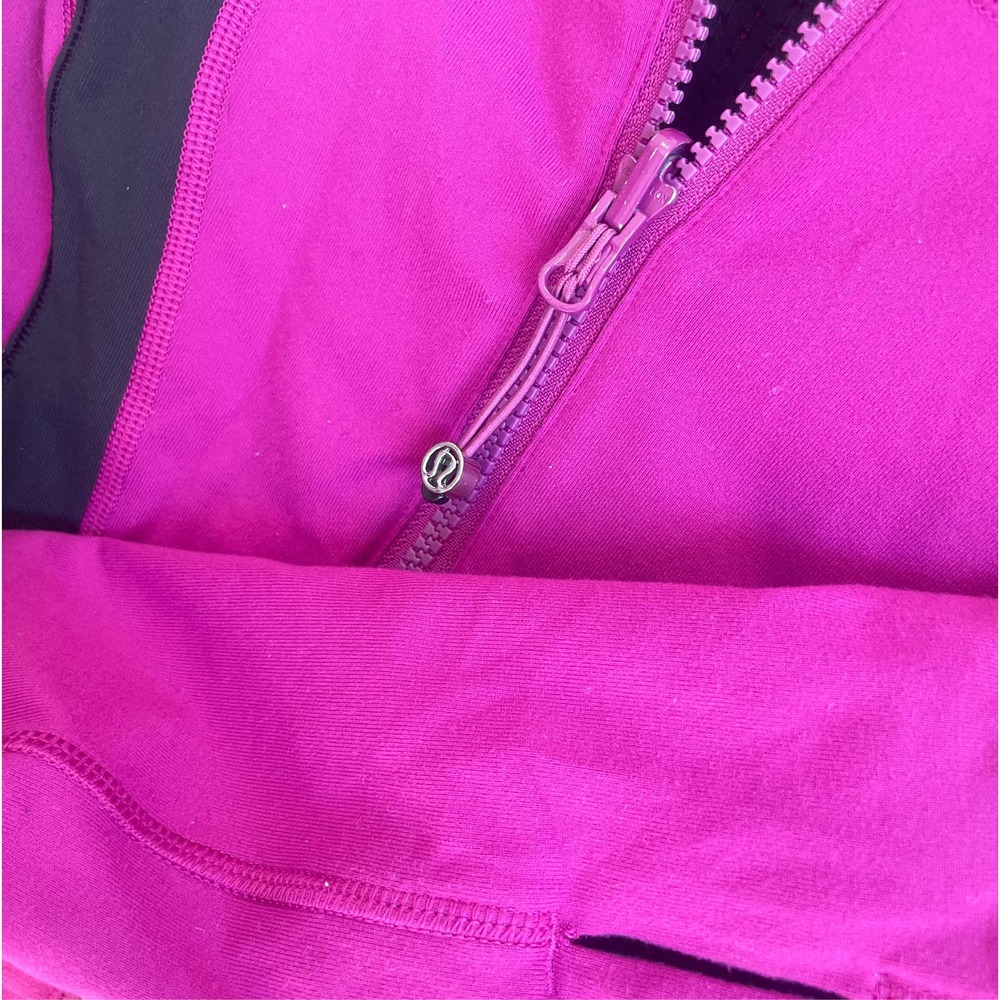 Lululemon - Picture 3 of 5